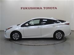 プリウス A E-Four