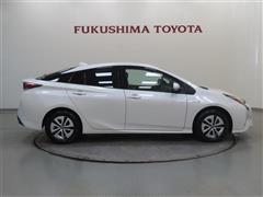 プリウス A E-Four