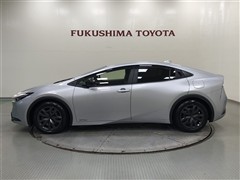 プリウス X E-Four