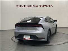 プリウス X E-Four
