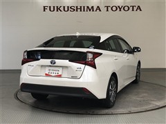 プリウス A E-Four