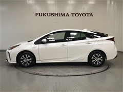 プリウス A E-Four