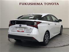 プリウス A E-Four