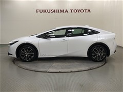 プリウス Z E-Four