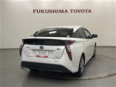プリウス A E-Four