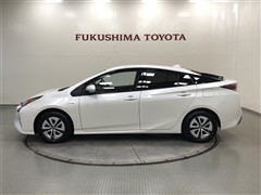プリウス A E-Four