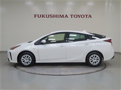 プリウス S E-Four