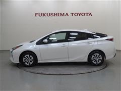 プリウス A E-Four