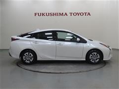 プリウス A E-Four