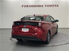 プリウス Aプレミアム E-Four
