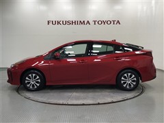 プリウス Aプレミアム E-Four