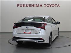 プリウスAプレミアムT E-Four