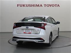 プリウスAプレミアムT E-Four