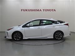 プリウスAプレミアムT E-Four