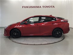 プリウスAプレミアムT E-Four