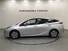 プリウス A E-Four