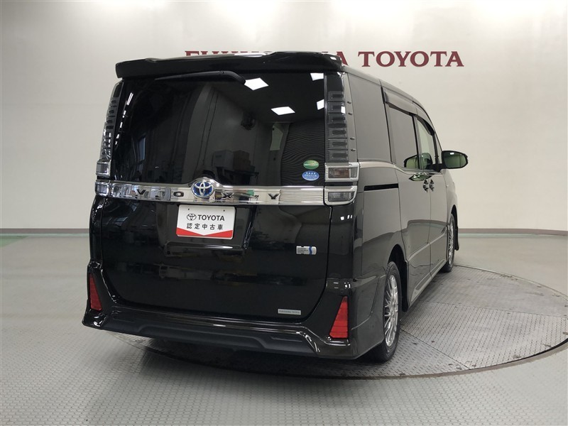 ヴォクシーHEV ZS（026019640345）の中古車 | トヨタ認定中古車