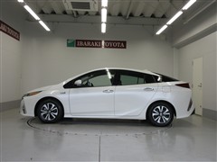 プリウスPHV A