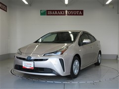 トヨタ プリウス S