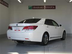 クラウンロイヤル HV ロイヤルサルーン