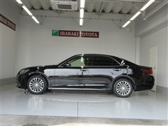 クラウンロイヤル HV ロイヤルサルーン