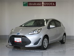 トヨタ　アクア S