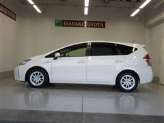 プリウスアルファ S