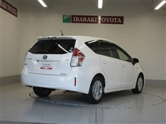 プリウスアルファ S