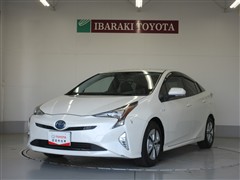 トヨタ プリウス A