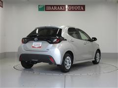 ヤリス ハイブリッド X