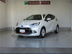 トヨタ　アクア Z