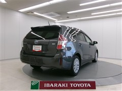 プリウスアルファ S