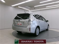 プリウスアルファ S