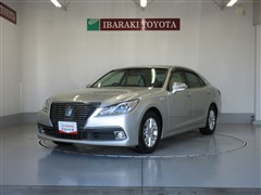 クラウンロイヤル HV ロイヤルサルーン