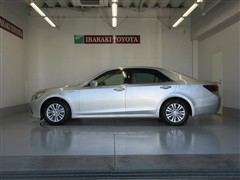 クラウンロイヤル HV ロイヤルサルーン