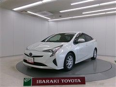 プリウス S