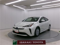 トヨタ プリウス S