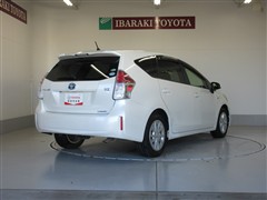 プリウスアルファ S