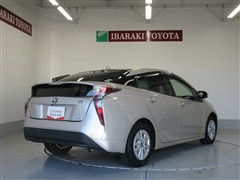 プリウス Sセーフティプラス