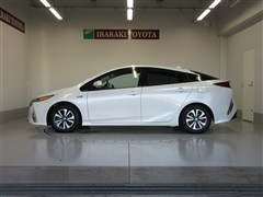 プリウスPHV A