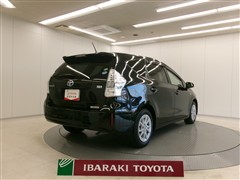 プリウスアルファ S