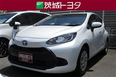 トヨタ アクア X