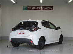 ヤリス ハイブリッド X