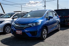 フィット ハイブリッド F