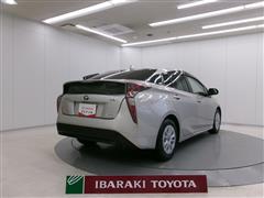 プリウス S セーフティプラス