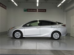 プリウス S セーフティプラス