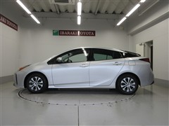 プリウス A