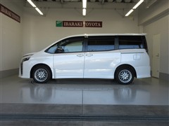 ヴォクシー hv ZS キラメキ3