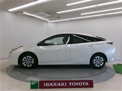 プリウス A