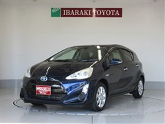 トヨタ　アクア S スタイルブラック